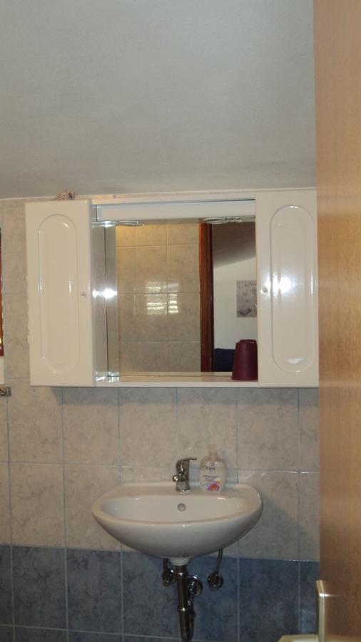 Studio Apartments Ana 로비니 외부 사진