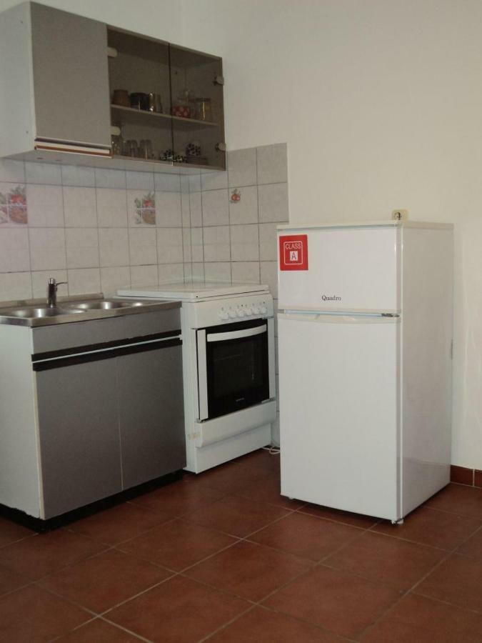 Studio Apartments Ana 로비니 외부 사진