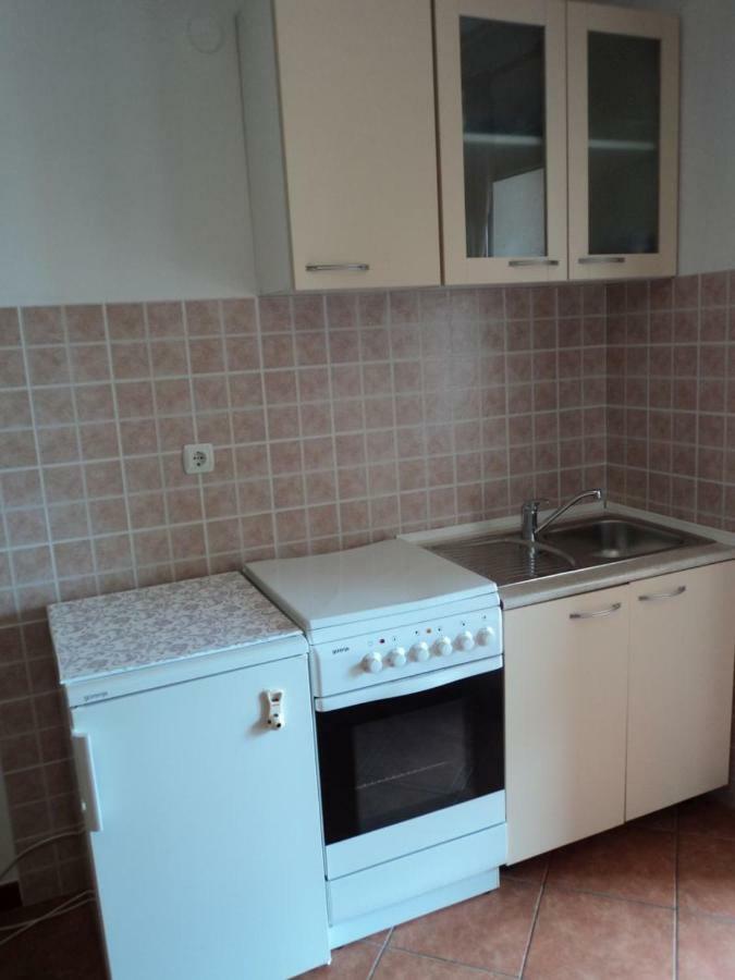 Studio Apartments Ana 로비니 외부 사진